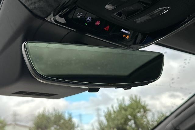 2025 Cadillac OPTIQ Luxury 1