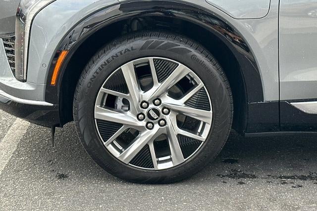 2025 Cadillac OPTIQ Luxury 1