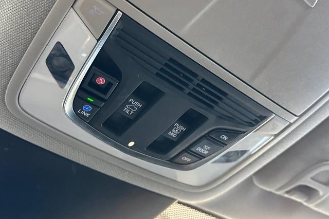 2023 Acura MDX w/Technology Package