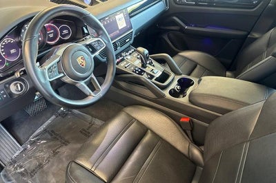2022 Porsche Cayenne Base