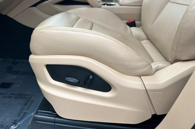 2023 Porsche Cayenne Base