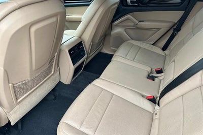 2023 Porsche Cayenne Base
