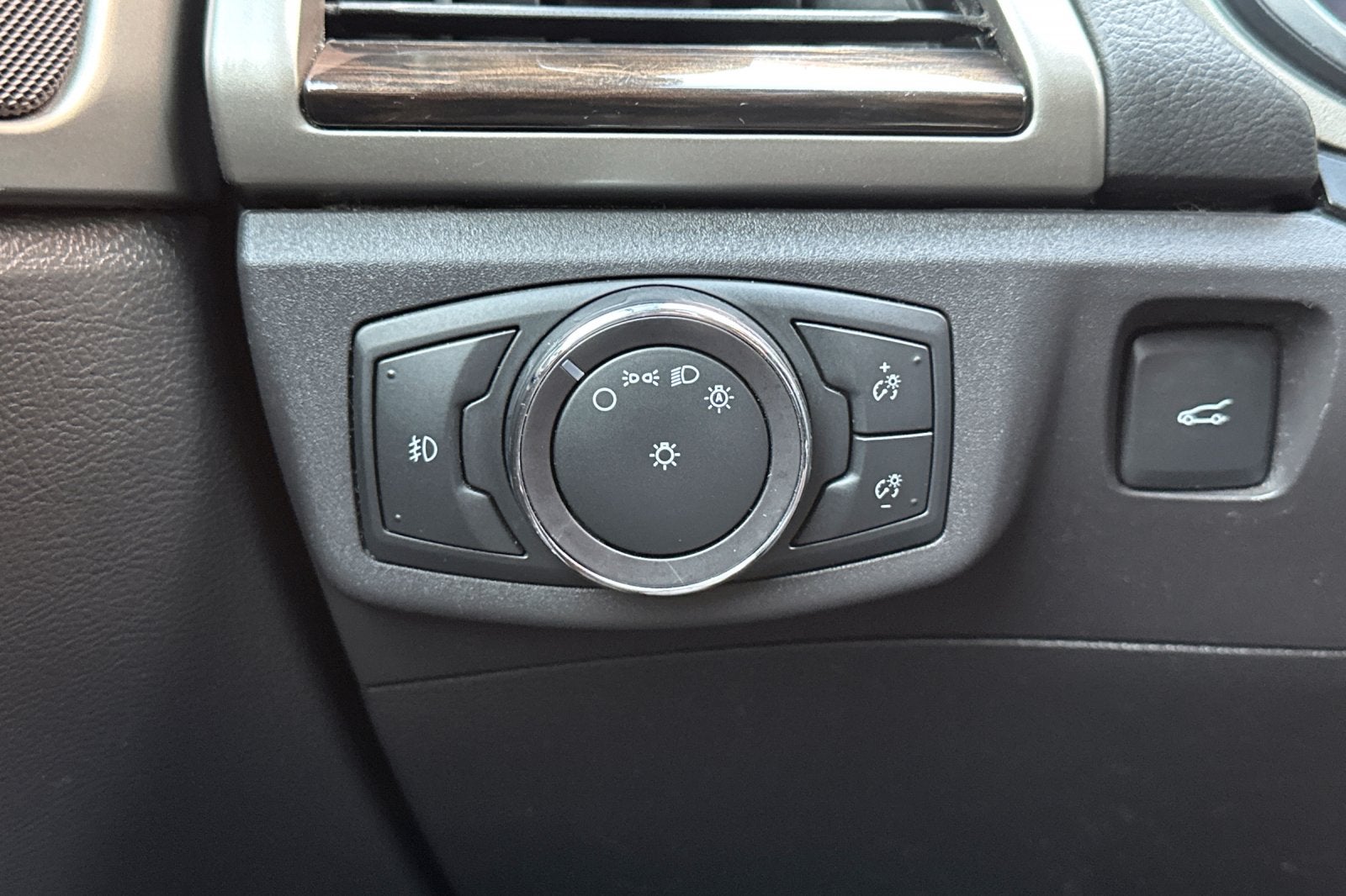 2015 Ford Fusion Hybrid SE