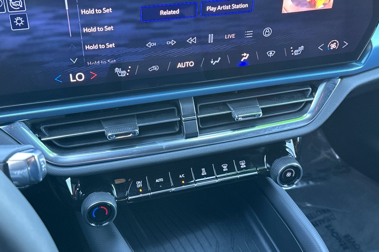 2024 Chevrolet Equinox EV LT