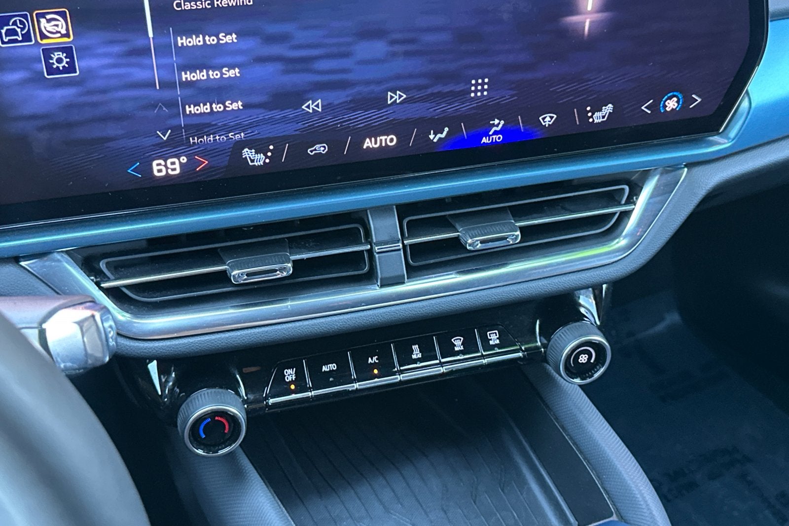 2024 Chevrolet Equinox EV LT