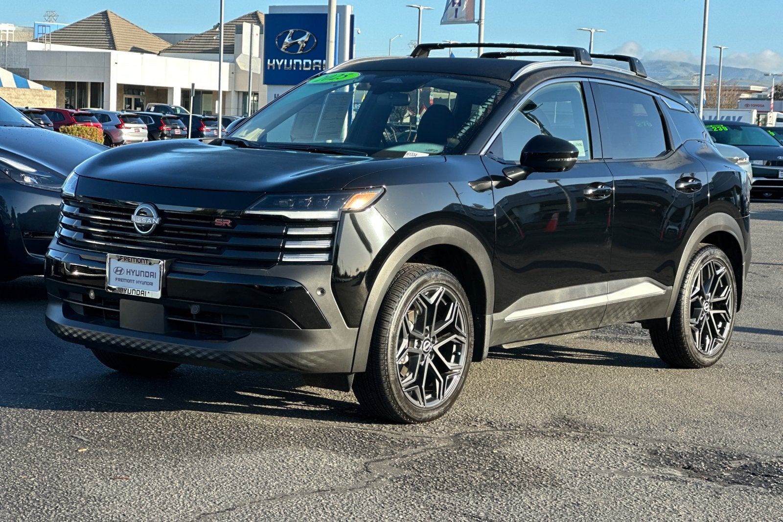 2025 Nissan Kicks SR