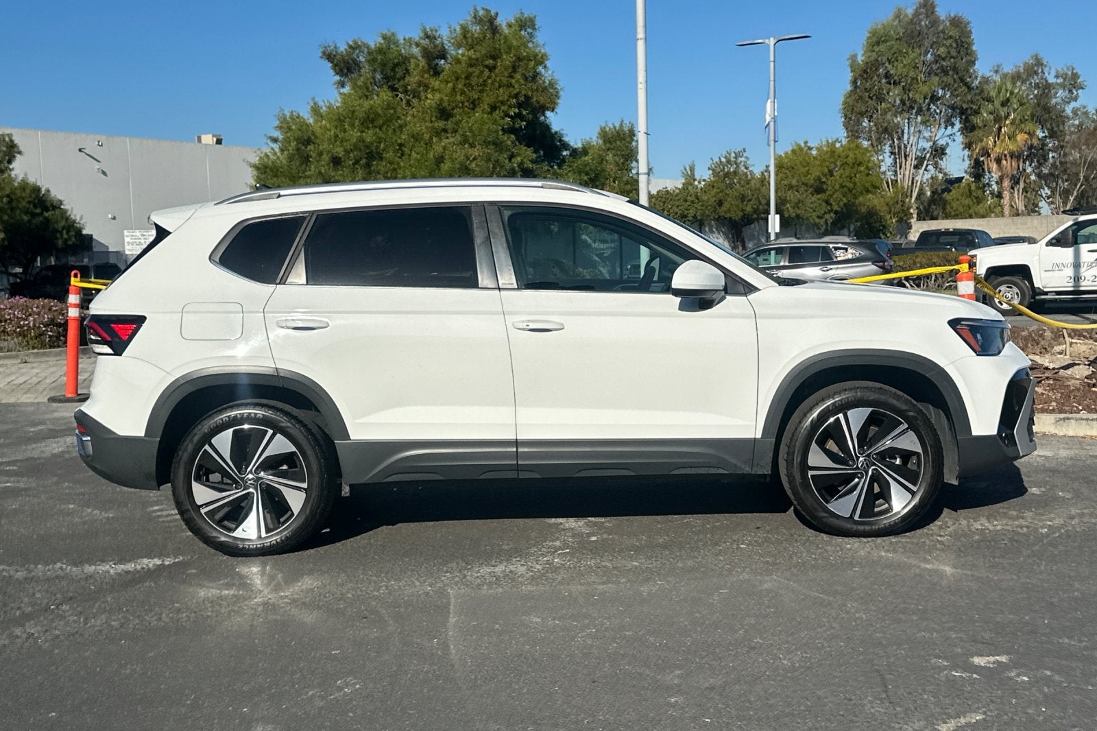 2025 Volkswagen Taos 1.5T SE