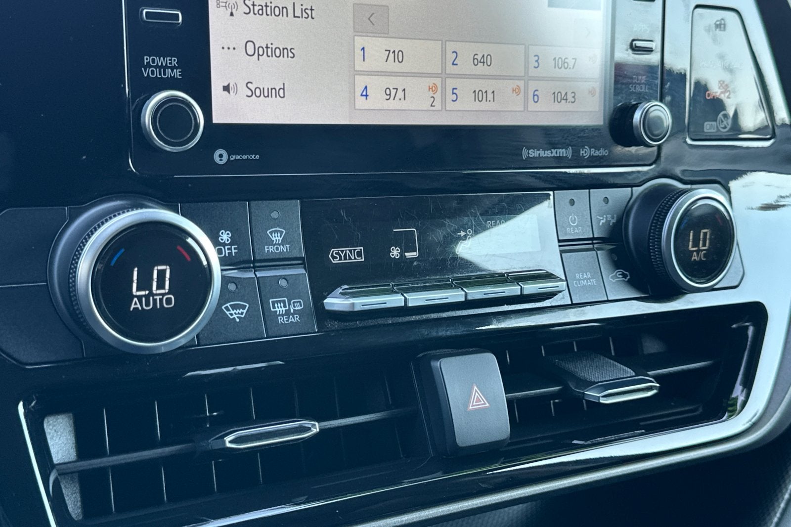 2021 Toyota Highlander Hybrid LE