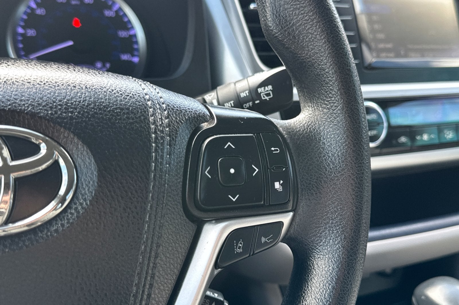 2019 Toyota Highlander Hybrid LE