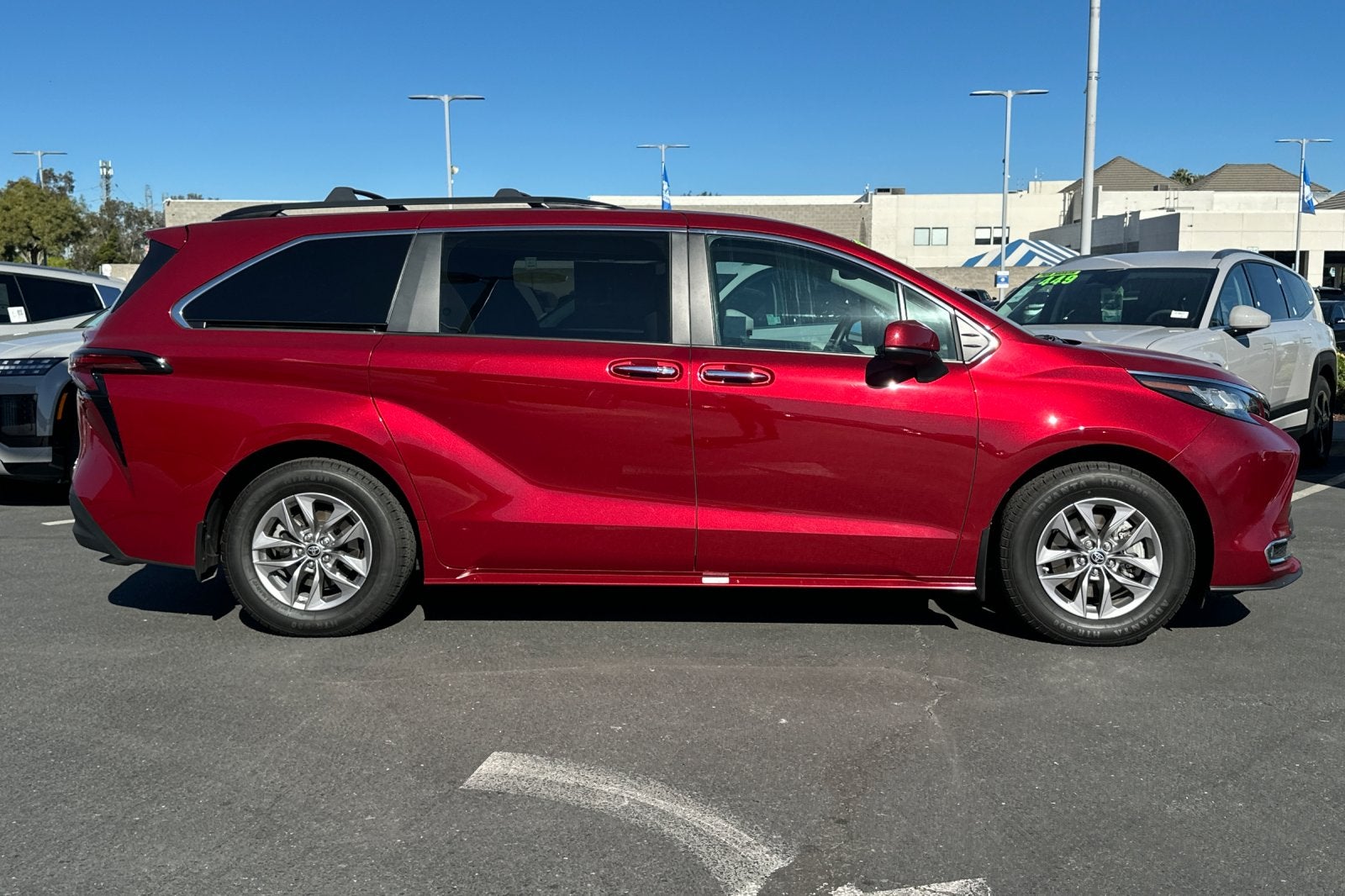 2022 Toyota Sienna XLE 7 Passenger