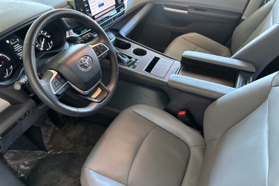 2022 Toyota Sienna XLE 7 Passenger