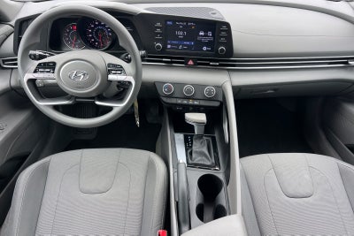 2023 Hyundai Elantra SE