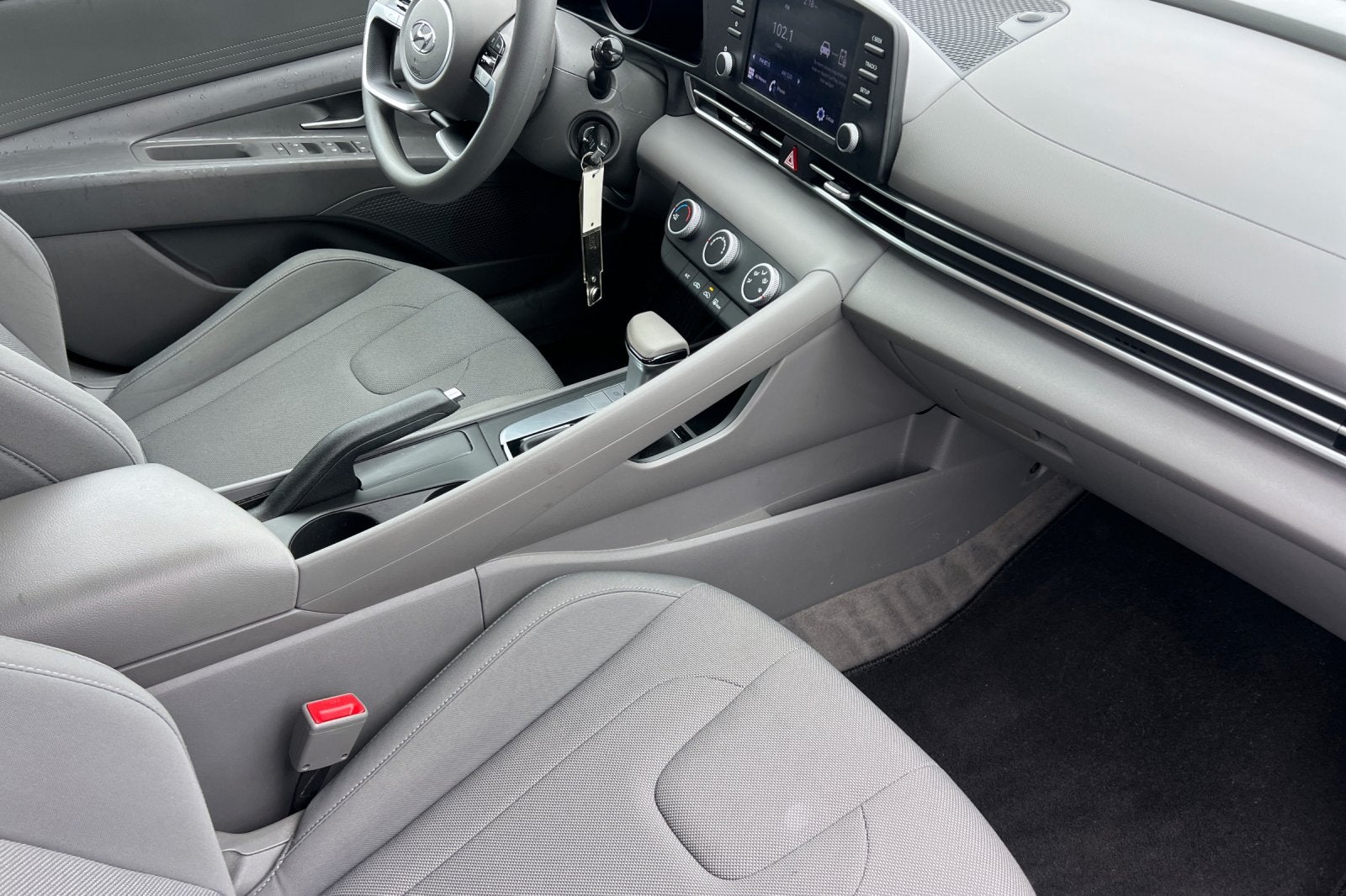 2023 Hyundai Elantra SE