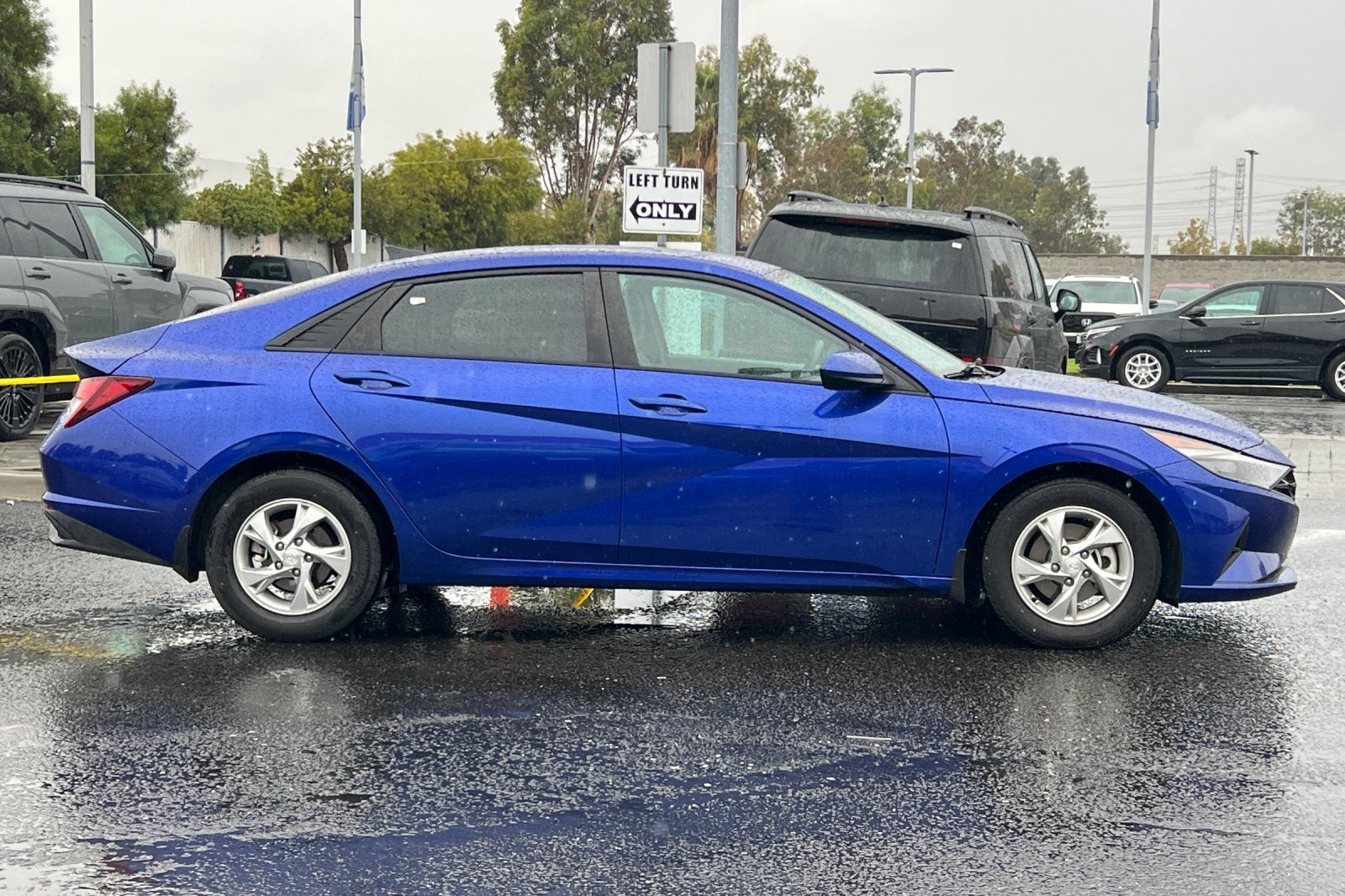 2023 Hyundai Elantra SE