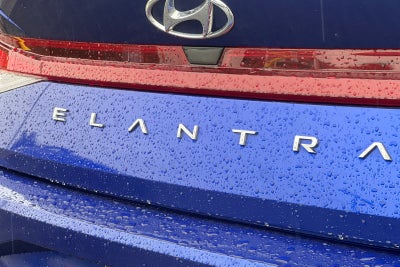 2023 Hyundai Elantra SE