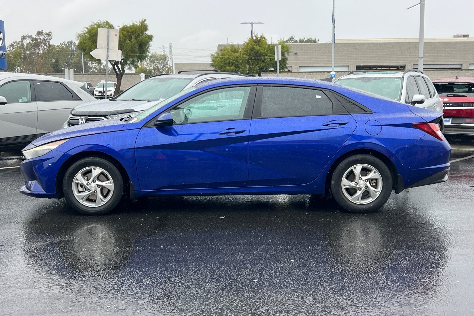 2023 Hyundai Elantra SE