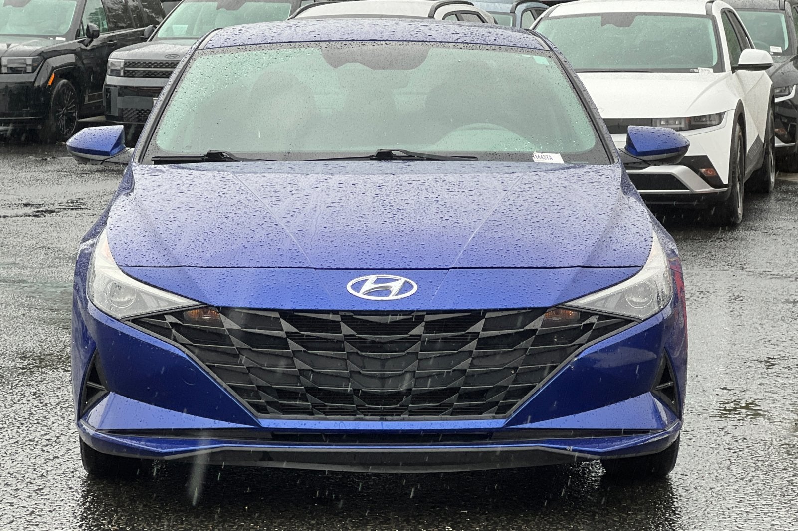 2023 Hyundai Elantra SE
