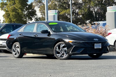 2025 Hyundai Elantra SEL Sport