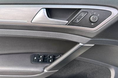 2016 Volkswagen e-Golf SEL Premium