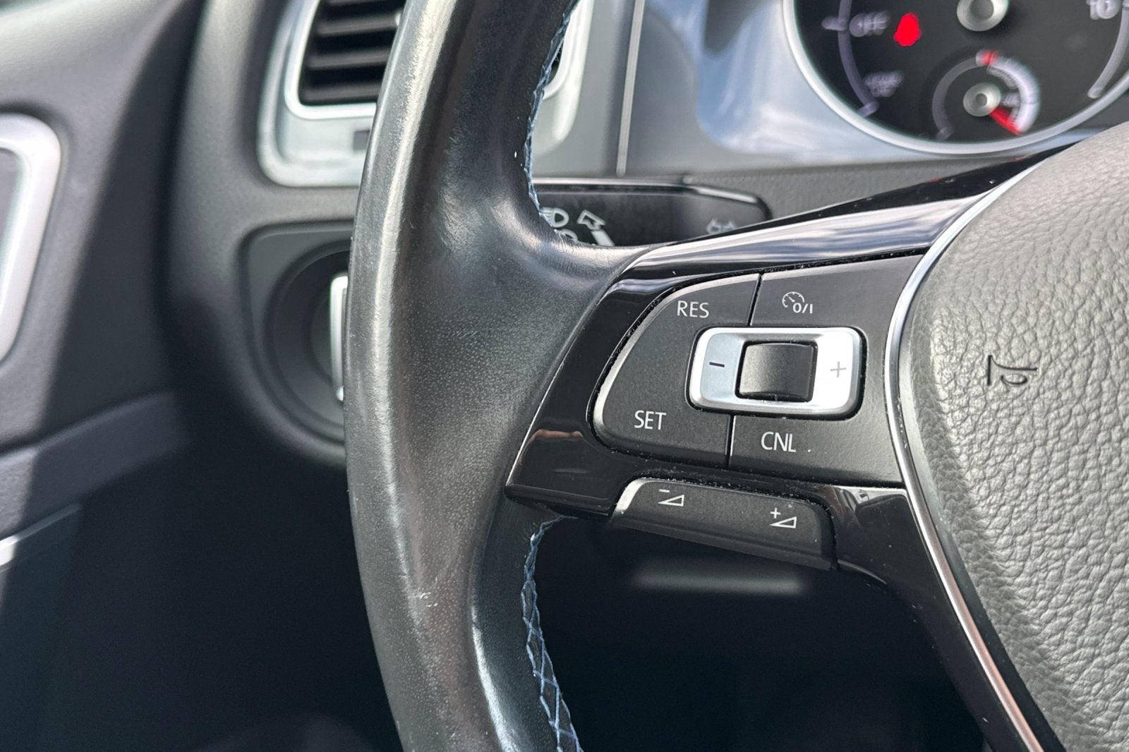 2016 Volkswagen e-Golf SEL Premium