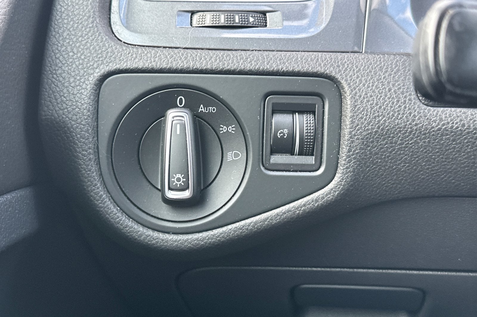 2016 Volkswagen e-Golf SEL Premium