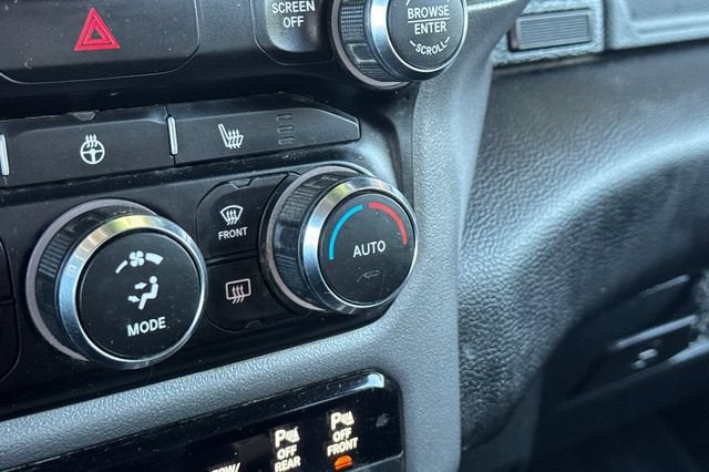 2020 RAM 1500 Big Horn 4x4 Crew Cab 5'7" Box