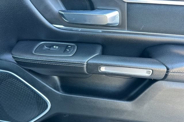 2019 RAM 1500 Laramie 4x4 Crew Cab 6'4" Box