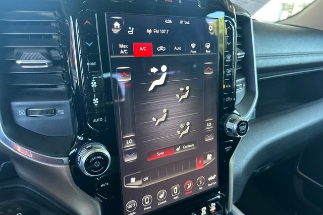 2019 RAM 1500 Laramie 4x4 Crew Cab 6'4" Box
