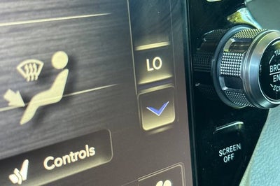 2019 RAM 1500 Laramie 4x4 Crew Cab 6'4" Box