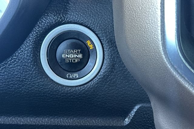 2019 RAM 1500 Laramie 4x4 Crew Cab 6'4" Box