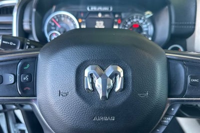 2019 RAM 1500 Laramie 4x4 Crew Cab 6'4" Box