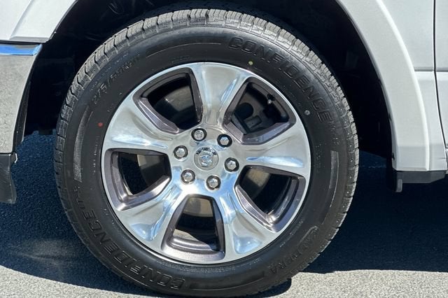 2019 RAM 1500 Laramie 4x4 Crew Cab 6'4" Box