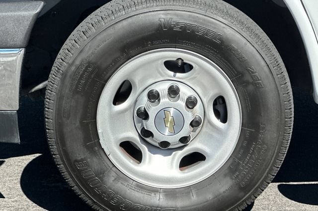 2025 Chevrolet Express Cargo 2500 Regular Wheelbase Rear-Wheel Drive