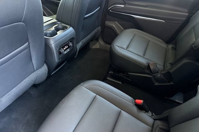 2025 Chevrolet Traverse LT w/1LT