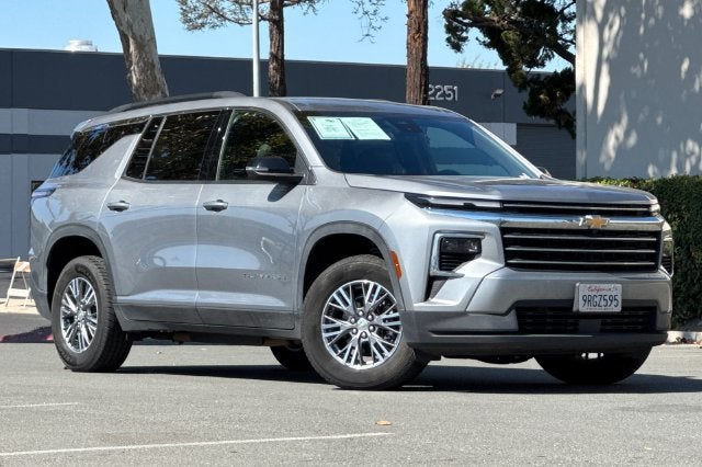 2025 Chevrolet Traverse LT w/2LT