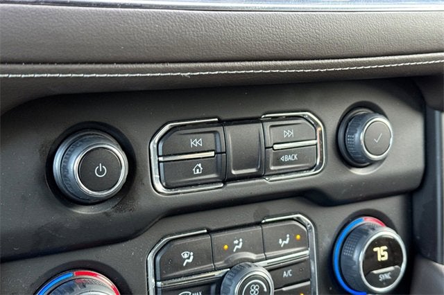 2024 Chevrolet Suburban 4WD LT