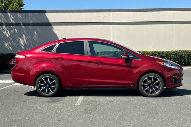 2016 Ford Fiesta 4dr Sdn SE