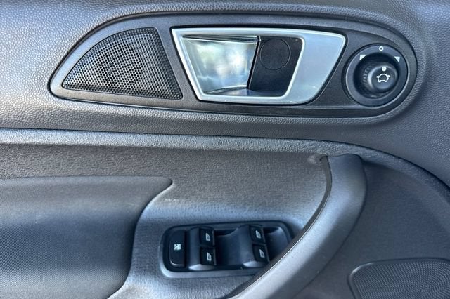 2016 Ford Fiesta 4dr Sdn SE