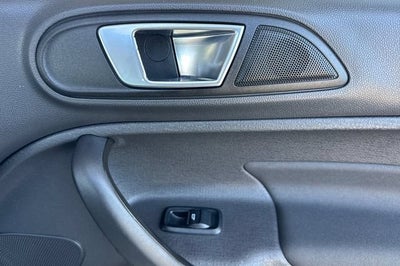 2016 Ford Fiesta 4dr Sdn SE