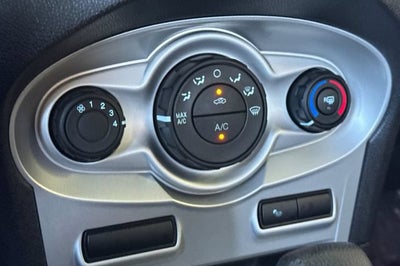 2016 Ford Fiesta 4dr Sdn SE