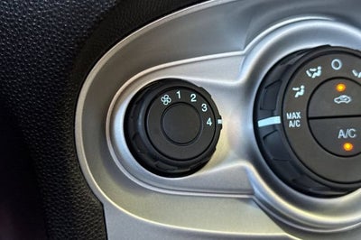 2016 Ford Fiesta 4dr Sdn SE