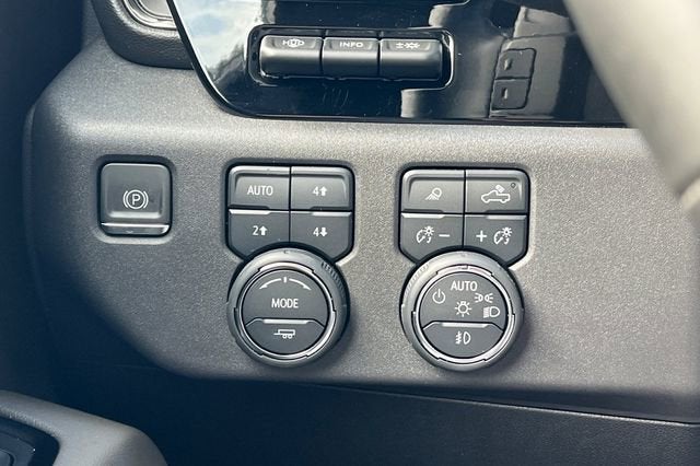 2024 Chevrolet Silverado 1500 Crew Cab Short Box 4-Wheel Drive ZR2