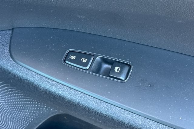 2023 Kia Forte LXS IVT