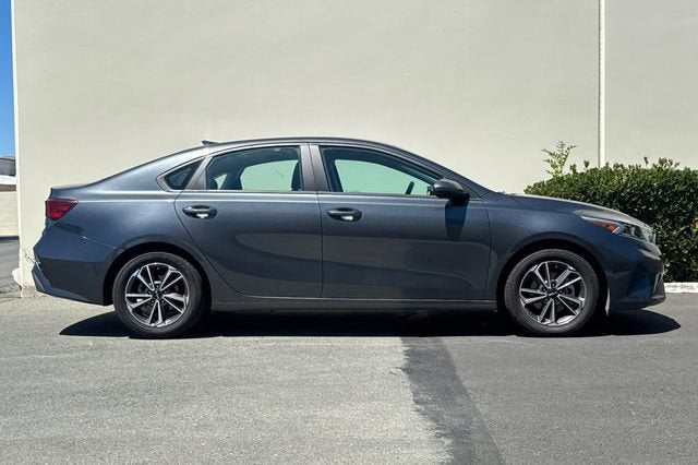 2023 Kia Forte LXS IVT