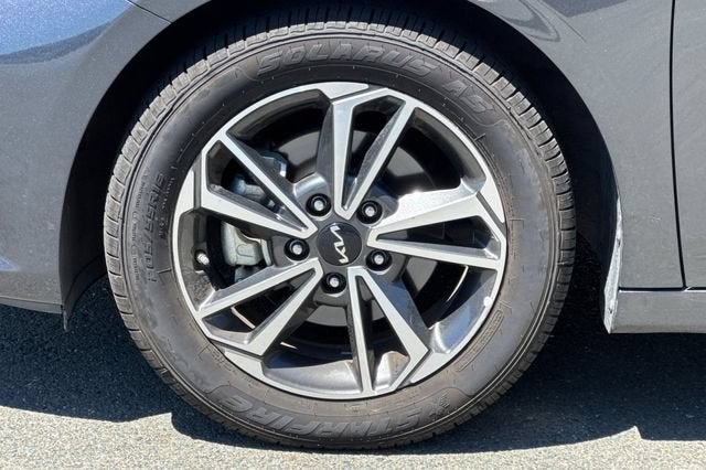 2023 Kia Forte LXS IVT
