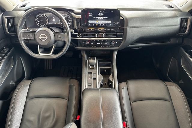 2024 Nissan Pathfinder SL 2WD