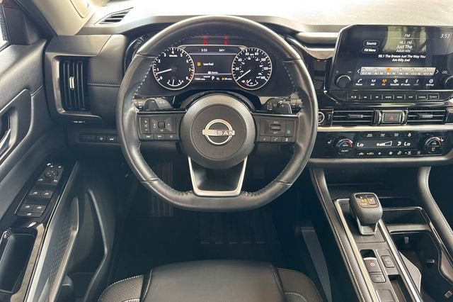 2024 Nissan Pathfinder SL 2WD