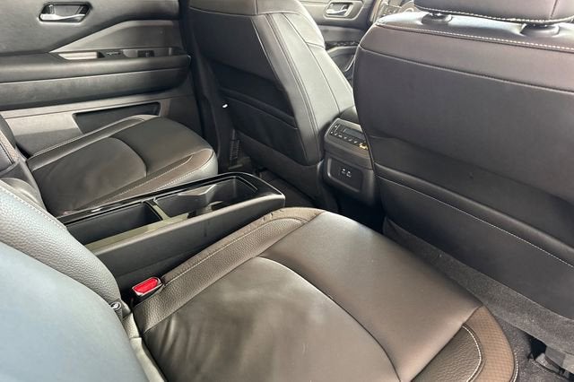 2024 Nissan Pathfinder SL 2WD