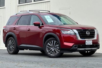 2024 Nissan Pathfinder SL 2WD