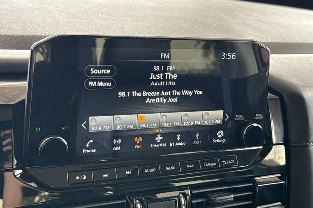 2024 Nissan Pathfinder SL 2WD